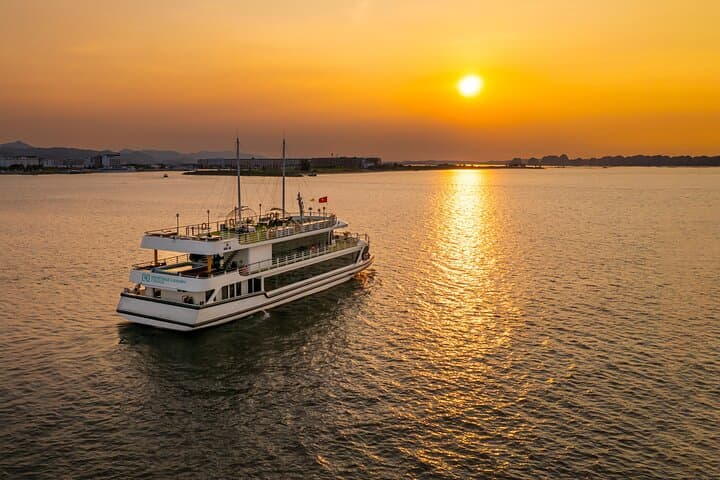 Two UNESCO Wonders: 2-Day Ninh Binh & Ha Long Bay Adventure from Hanoi