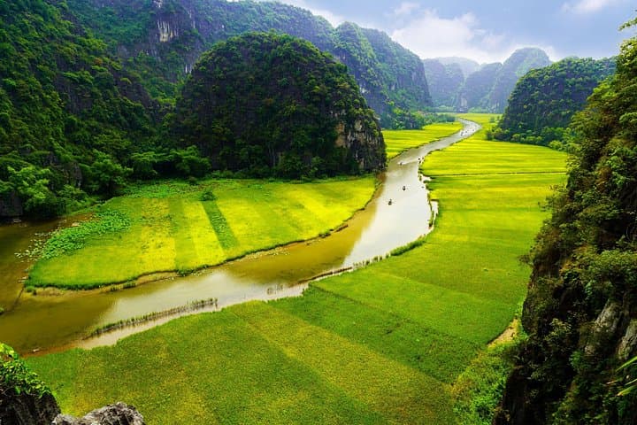 Private Day Trip from Hanoi to Ninh Binh — Tam Coc, Mua Cave & Trang An photo 1