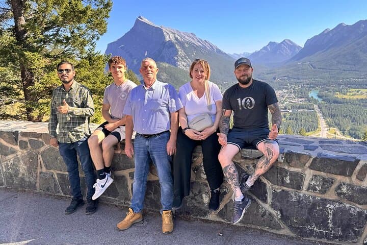 Private Full-Day Banff and Yoho National Parks Sightseeing Tour photo 2