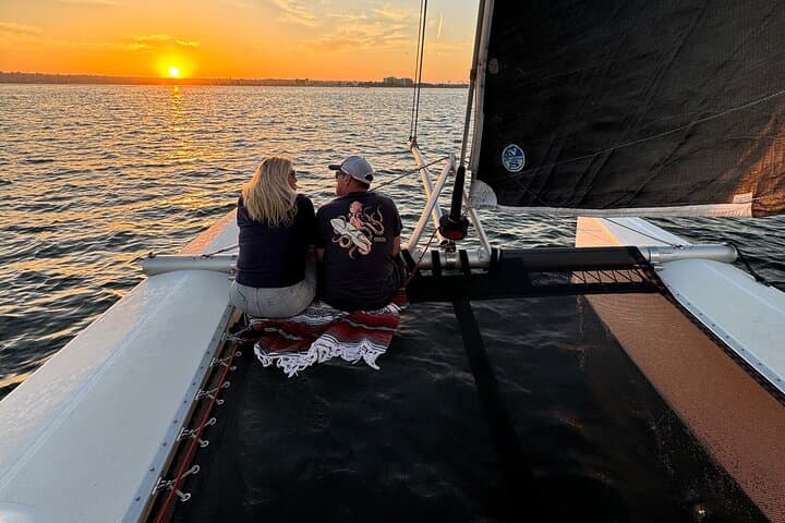 Sunset Catamaran Sail in San Diego: 2.5-Hour Small-Group Cruise with Drinks photo 2