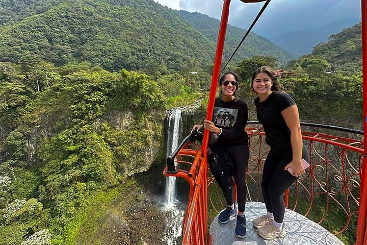 Day Trip to Baños: Devil's Cauldron, Treehouse & Swing from Quito