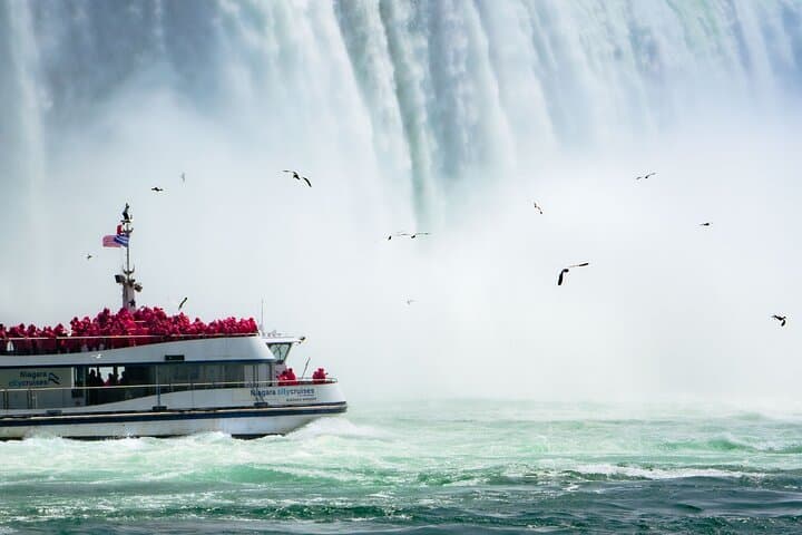 Skip-the-Line Niagara Falls Day Tour from Toronto with Boat Cruise & Maple Tasting photo 4