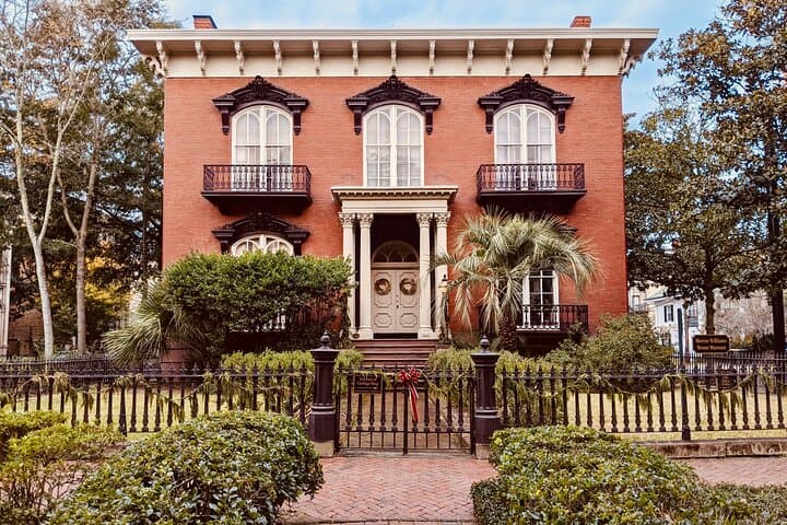 Savannah Historic Walking Tour: Squares, Stories, and Southern Streets photo 2