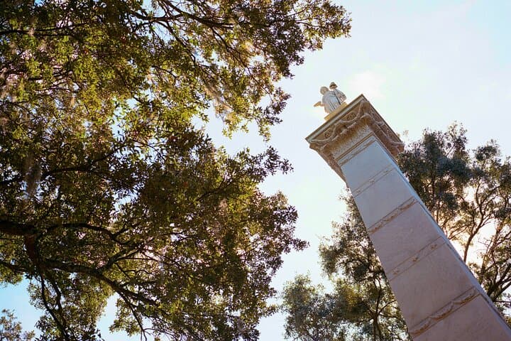 Savannah Historic Walking Tour: Squares, Stories, and Southern Streets photo 4