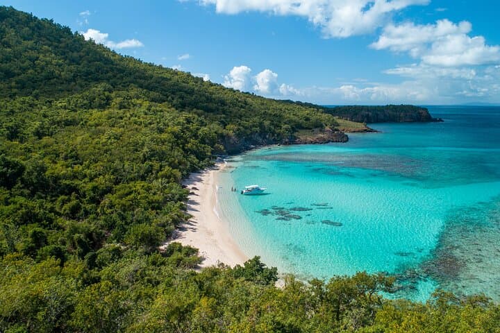 Full-Day Private Boat Tour to Culebra — Snorkel Flamenco & Culebrita photo 1