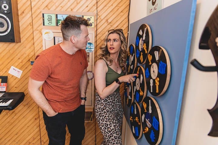 Stuck in the 90s Escape Room Glasgow — 90s Music Mystery photo 2