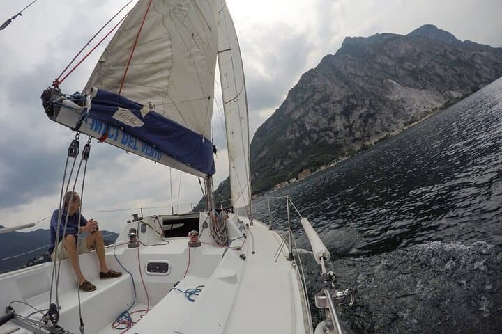 Lake Como Morning Sailing: Learn to Sail with Coffee & Pasta photo 5