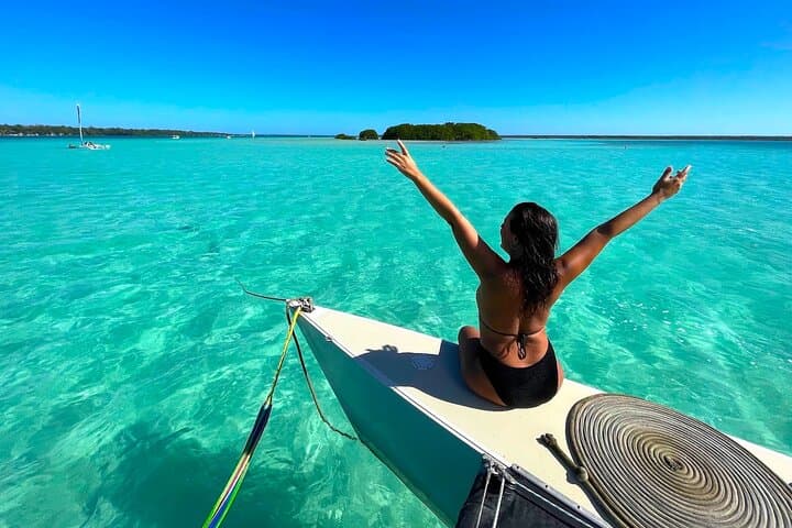 Full-Day Bacalar Lagoon Boat Tour & Cenote Azul with Breakfast photo 6