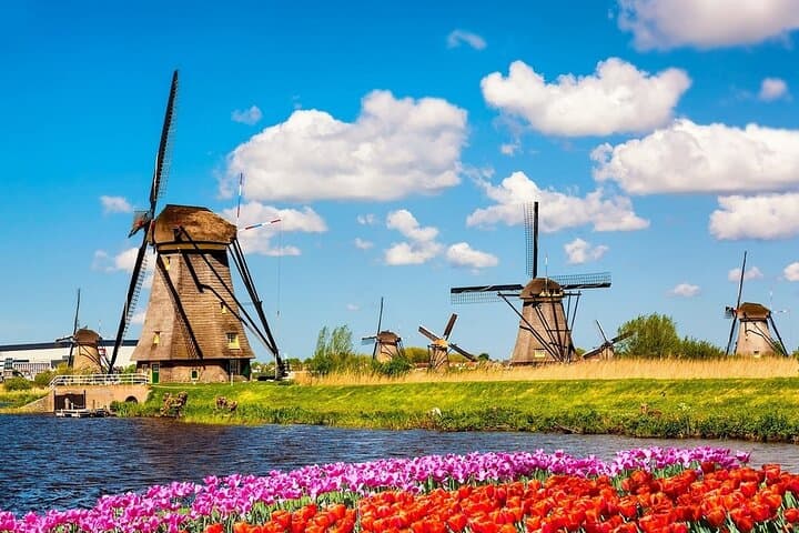 Between Windmills and Canals: Kinderdijk, Delft & The Hague Day Tour from Amsterdam