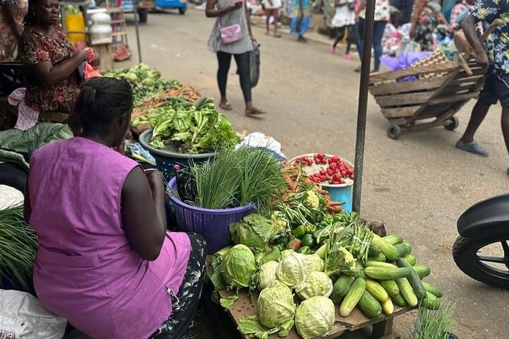 Koforidua Walking Tour: Discover Markets, Palaces & Local Life in Ghana's Eastern Region photo 4