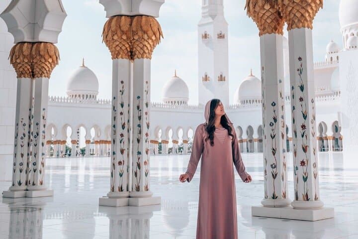 Sheikh Zayed Grand Mosque 5-Hour Guided Tour from Dubai — Architecture, Prayer & Practical Tips photo 4