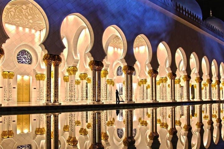 Abu Dhabi Grand Mosque to Emirates Palace: Private Full-Day City Tour Guide photo 6