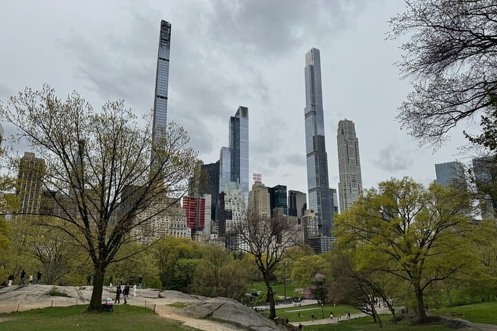 Upper East Side Architecture Walking Tour — Frick, MET & Guggenheim Highlights