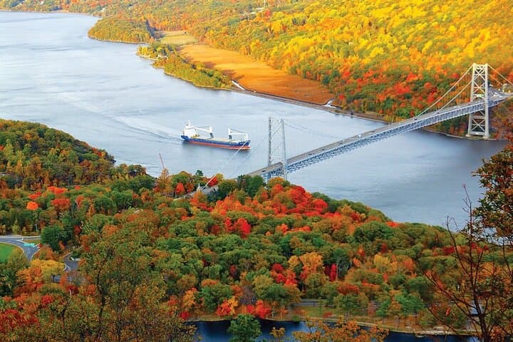 Bear Mountain & Beacon Day Trip from NYC: Hudson River Views, Mount Beacon Hike and Dia Beacon