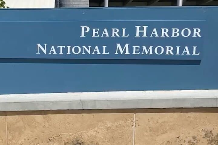 Pearl Harbor USS Arizona Memorial Small-Group Tour — Half-Day History & Honolulu Landmarks photo 2