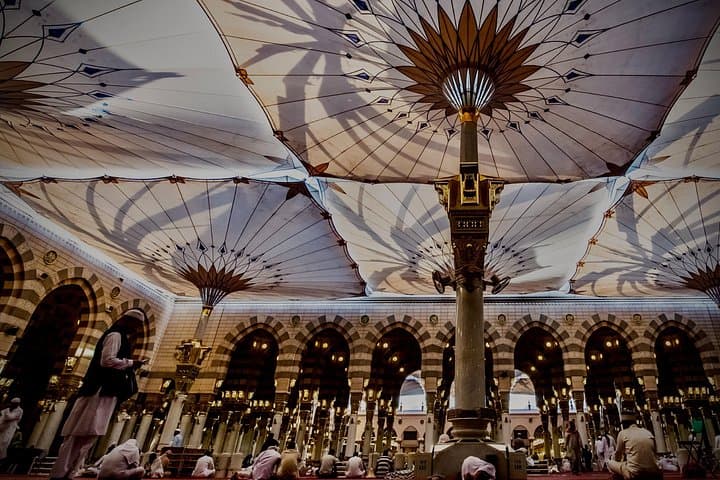 Half-Day Medina Tour: Al-Masjid an-Nabawi, Quba Mosque & Historic Sites photo 2
