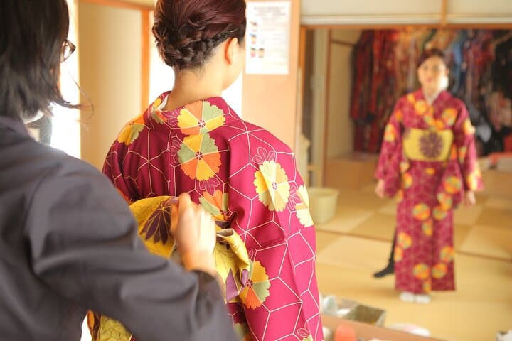 Yukata Walk Near Kiyomizu-dera: Kimono Rental & Stroll in Kyoto photo 3