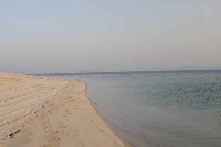 Doha Desert Safari: Private 4x4 Dune Bashing, Sunset & Traditional Camp Experience photo 5