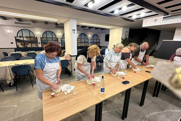 From Rome to Naples: Master the Neapolitan Pizza in a Half-Day Class