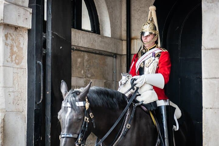 Westminster Private Walking Tour & Skip-the-Line Abbey Entry — London Highlights photo 3