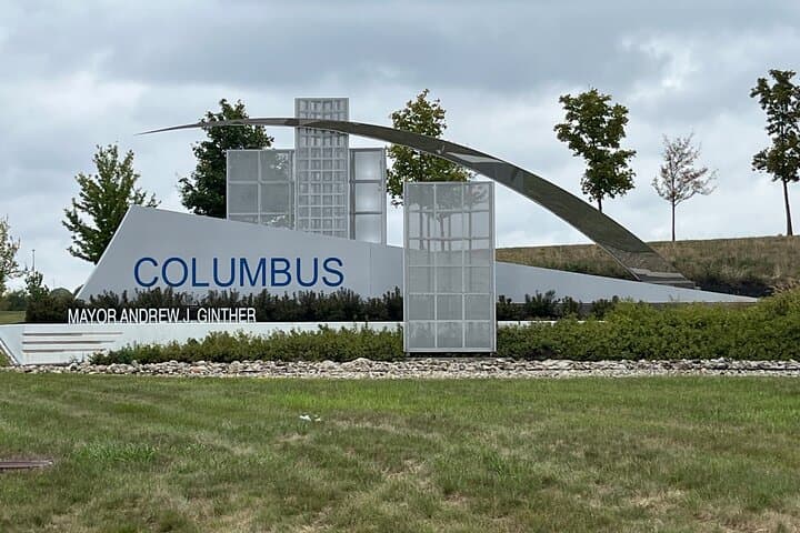 Columbus Airport Private Transfer: 13-Passenger Shuttle to John Glenn (CMH) photo 3