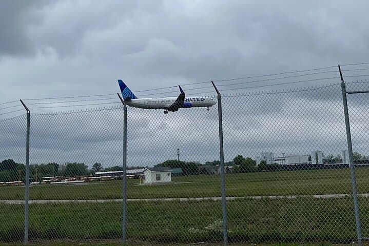 Columbus Airport Private Transfer: 13-Passenger Shuttle to John Glenn (CMH) photo 4