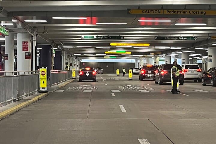 Columbus Airport Private Transfer: 13-Passenger Shuttle to John Glenn (CMH) photo 5
