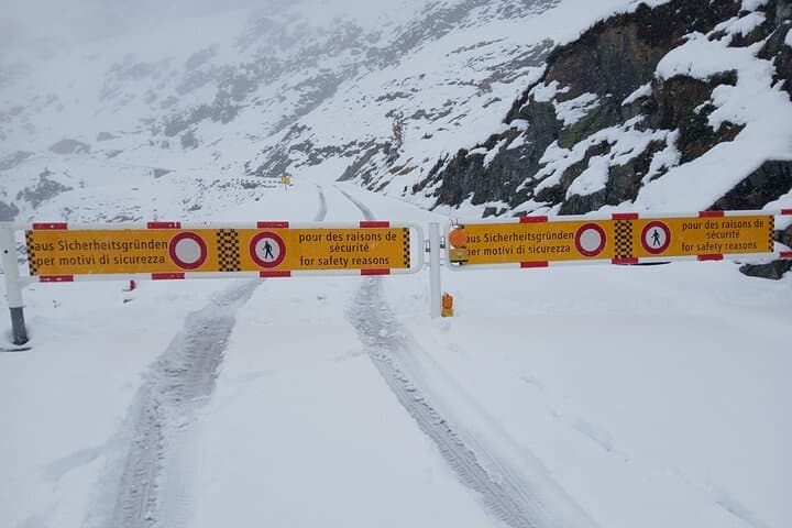 Touch the Alps: Snow Experience and Waterfall Sightseeing from Bern