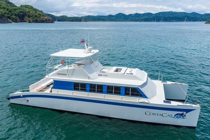 Catamaran to Isla Tortuga: All-Inclusive Day Trip from Los Sueños Marina photo 3