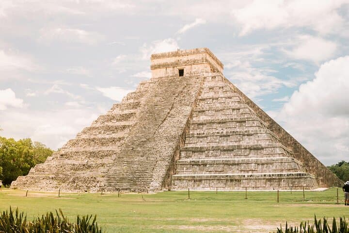 2-Day Private Tour: Chichén Itzá, Cenote Ik Kil & Tulum from Cancún photo 2
