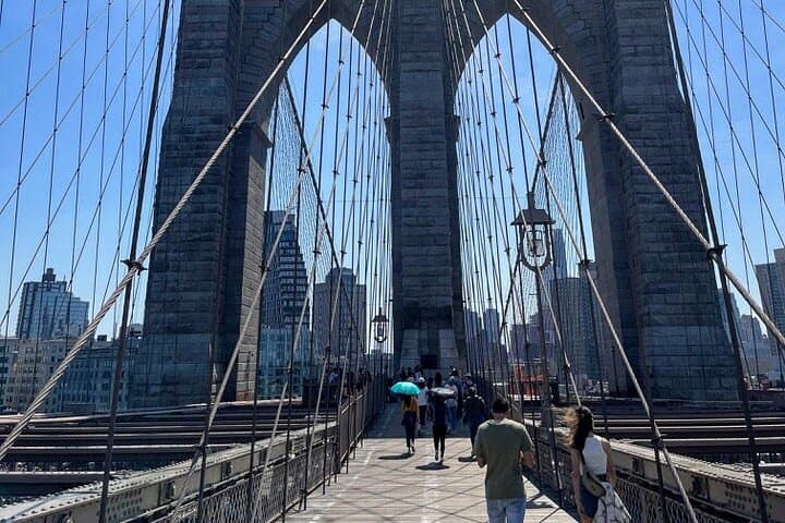 Capture NYC: Personalized Photo Tours with a Local Expert photo 2
