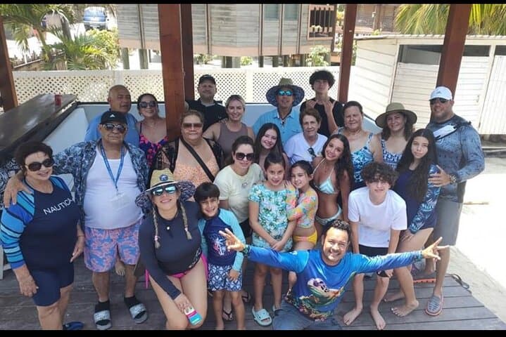 Roatán Reef Snorkeling: West Bay Beach, Chocolate Factory & Craft Markets photo 3