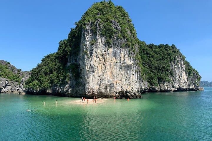 Luxury Catamaran Day Cruise in Lan Ha Bay from Cat Ba