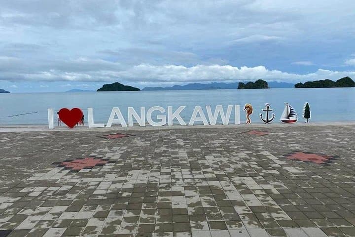Signature Langkawi Luxury Private Day: Cable Car, SkyBridge & Island Highlights photo 6