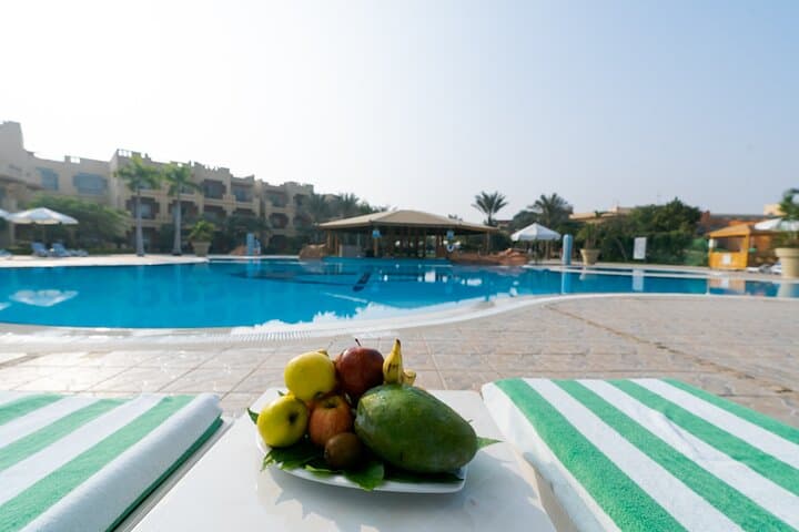 12-Day Cairo, Nile Cruise & Red Sea: Pyramids, Temples & Hurghada Beaches