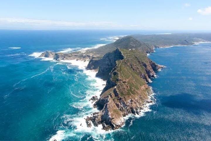 private-cape-of-good-hope-penguins-and-groot-constantia-wine-tour