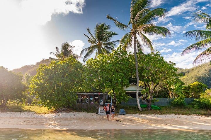 Introductory Scuba Dive at Moorea: Baptism at L'Aquarium Lagoon photo 2