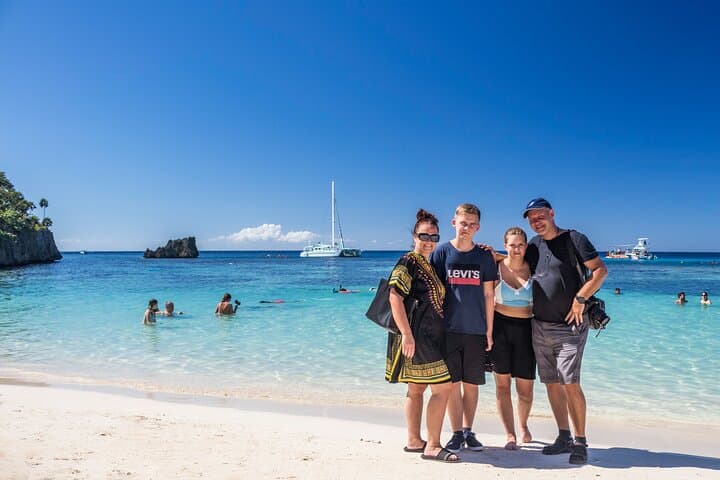 Roatán Day Tour: Monkeys, Sloths, Chocolate & Rum Tasting with West Bay Beach Time
