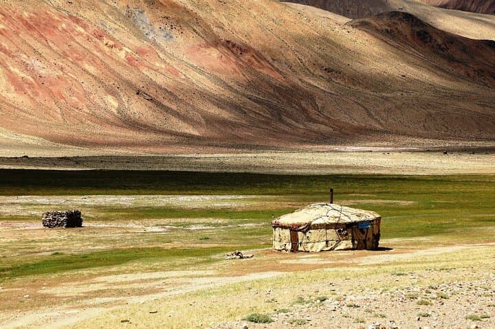 Pamir Highway Loop from Dushanbe: 6-Day Pamir Mountains & Wakhan Valley Adventure photo 3