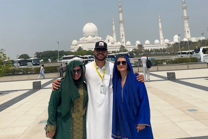 Private Full-Day Abu Dhabi Guided Tour: Sheikh Zayed, Louvre & Yas Island Highlights photo 3