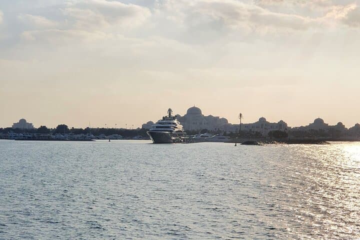 Private Full-Day Abu Dhabi Guided Tour: Sheikh Zayed, Louvre & Yas Island Highlights photo 4