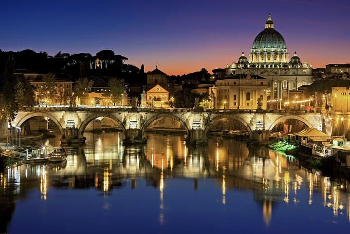 Rome by Night: Private Golf Cart Tour of Illuminated Monuments
