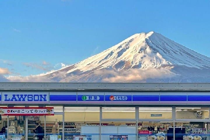 Mt Fuji Day Tour: Chureito Pagoda, Oshino Hakkai & Lake Kawaguchi Views photo 3