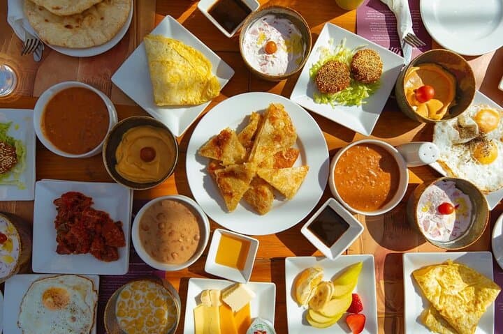Giza Pyramids Morning Tour with Nine Pyramids Lounge Breakfast — From Cairo photo 3