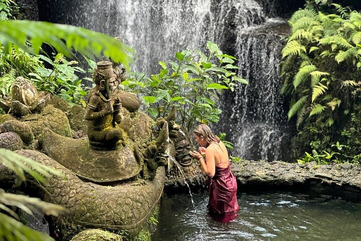 Beji Griya Waterfall Spiritual Melukat Ceremony — Ubud Holy Bath Experience photo 3