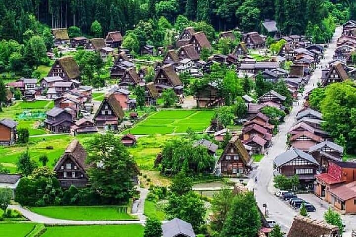 Shirakawa-go & Takayama Day Trip from Nagoya: Gassho-Zukuri Village Tour photo 4