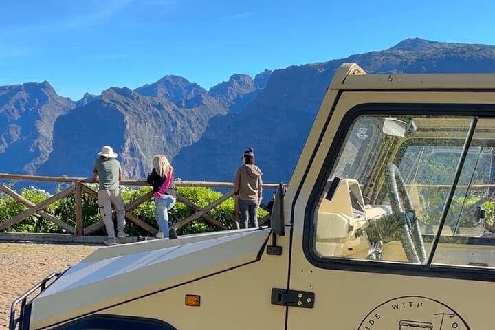 Madeira Half-Day 4x4 Wine Tasting Tour — Cabo Girão, Câmara de Lobos & Poncha photo 1