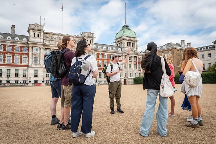 Changing of the Guard Walking Tour — Buckingham Palace & Royal London photo 3
