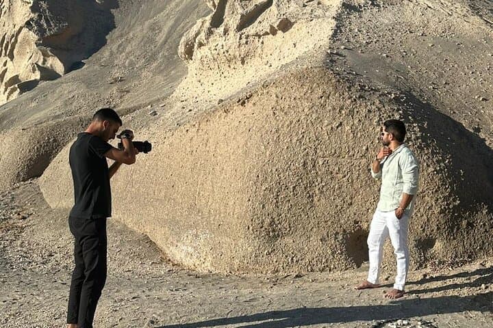 Private Santorini Honeymoon Photo Shoot: Caldera Views & Pro Photographer photo 3