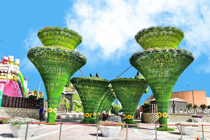 Dubai Evening Tour: Miracle Garden & Global Village Private Guided Experience photo 4
